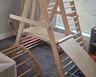 Climbing triangle - height adjustable with accessories