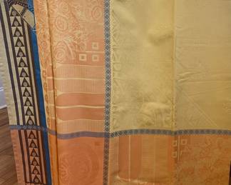 Jacquard Français tablecloth 