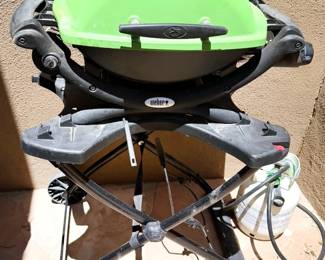 Weber portable natural gas grill