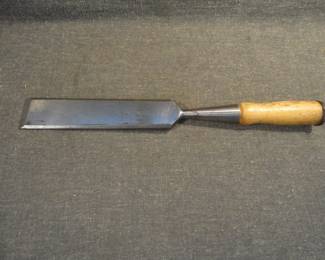 Vintage Large T.H. Witherby Chisel 1 1/2" Wide
