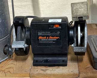A Black& Decker 5" bench grinder