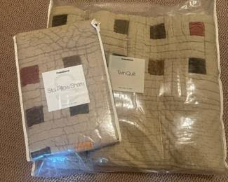 Crate&Barrel Twin Quilt and Std Pillow Sham Set
