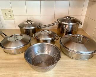 (5) Tramontina Covered Pots & Pans Plus Strainer