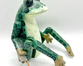 12” Frog Shelf Sitter