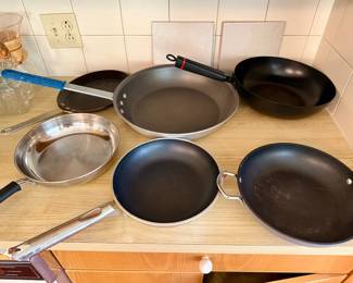 (6) Kitchen Pans
