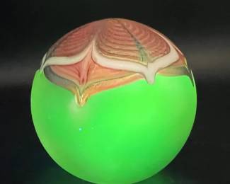 1987 Art Nouveau Signed Glass “Pulled Feather” Paperweight with Green Ultraviolet Glow