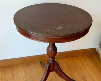 Pedestal Table