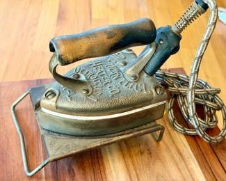 Antique American Electric Heater Co. model 7-L iron Untested