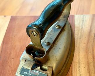 vintage Edison Electric Appliance Co. flat iron
