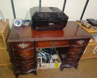 Knee hole Desk