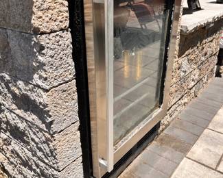Outdoor refrigerator