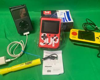 HANDHELD RETRO GAMING SYSTEMS & APPLE IPOD MY ARCADE PAC- MAN ; SUP GAME BOX 400 ; APPLE IPOD WITH CHARGER- ALL TURN ON