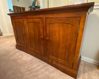 SIDEBOARD/BUFFET TO MATCH DINING TABLE