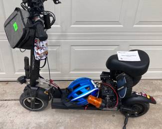 ELECTRIC SCOOTER W/ACCESSORIES