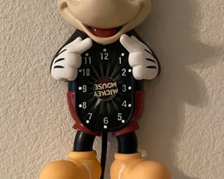 VINTAGE MICKEY MOUSE CLOCK, WORKING
