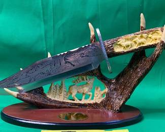ETCHED BLADE CARVED HANDLE FIXED BLADE KNIFE