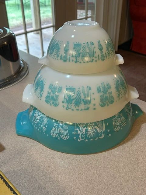 Rare Pyrex bowls 