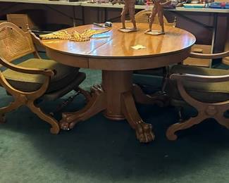 antique pedestal table 
