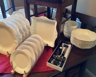 Lenox 'Butlers Pantry'