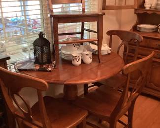 Table/4 Chairs