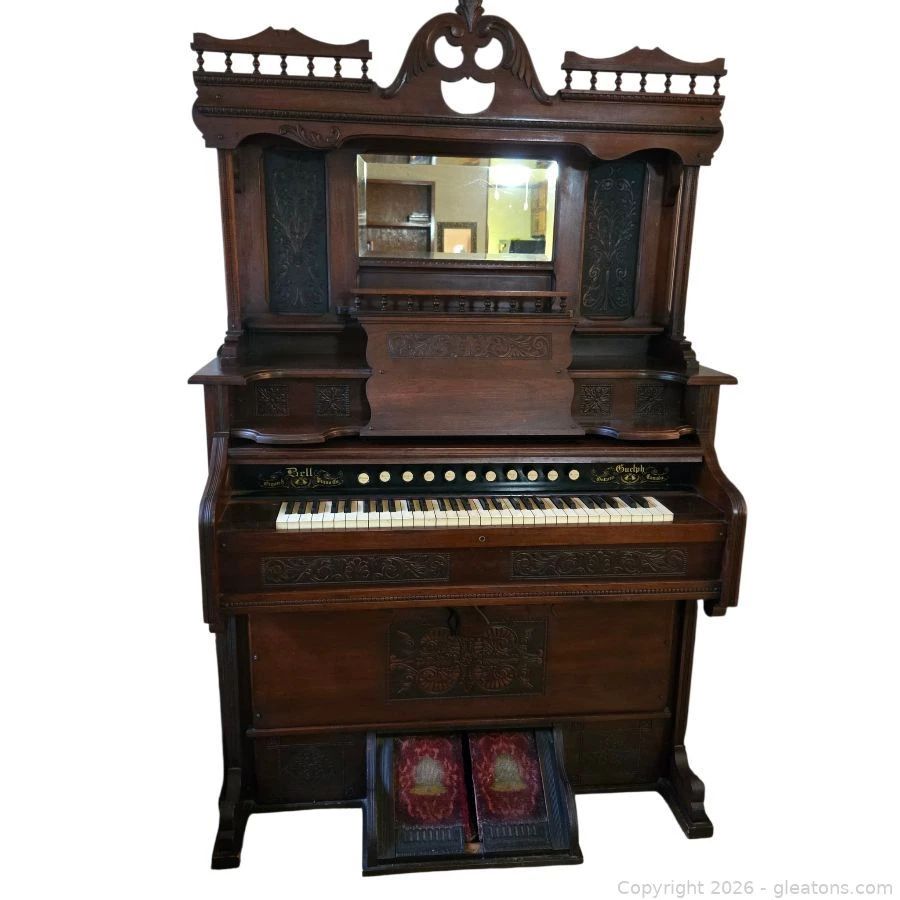 Antique Wm Bell and Co Victorian Style Parlour Pump Organ