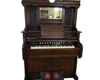 Antique Wm Bell and Co Victorian Style Parlour Pump Organ