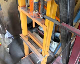 Manual hydraulic shop press