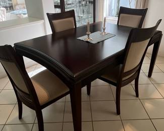 Broyhill Furniture Dining Set