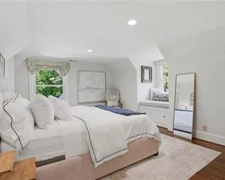 Queen bed frame/ headboard/ queen mattress