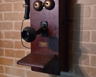 Kellogg Switchboard Supply Company Wall Telephone second image