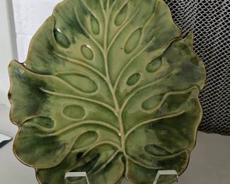 Monstera leaf ceramic dish