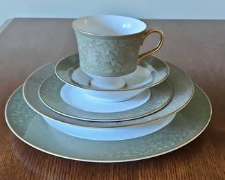 Sango Versailles Piece Dinnerware Set