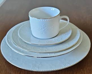 Libbey Snowflake Dinnerware, Piece Set