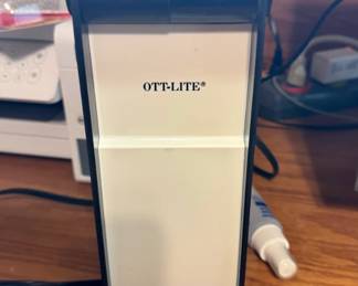 OTTLITE Folding Task Lamp second image