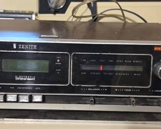 Zenith Digital stereo clock radio