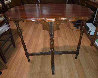 Accent table