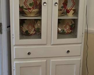 Kitchen pantry cabinet