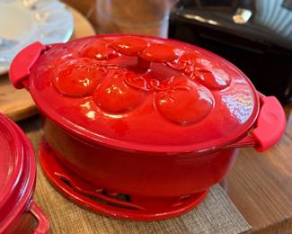 Cast iron Dutch oven