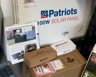 Patriot solar battery with solar panel
