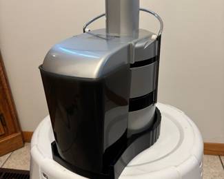 Juicer machine