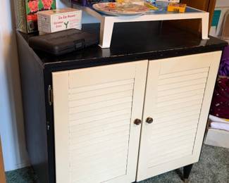 Storage cabinet