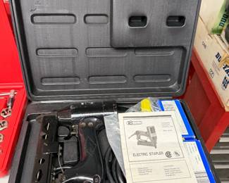 Electric stapler
