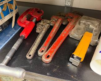 Vice grips pipe cutter 