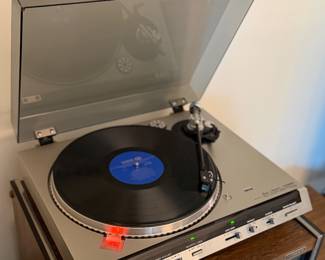 Turntable record player