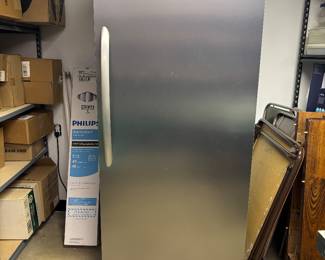 Upright freezer