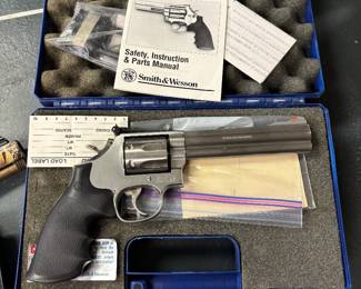 Smith & Wesson revolver