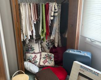 Linens blankets comforters tablecloths placemats