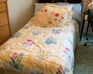 Twin bed mattress and frame