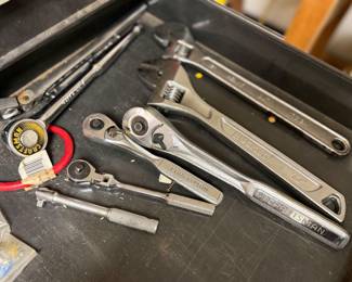 Wrenches ratchets