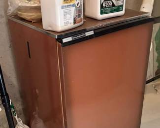 Small refrigerator 